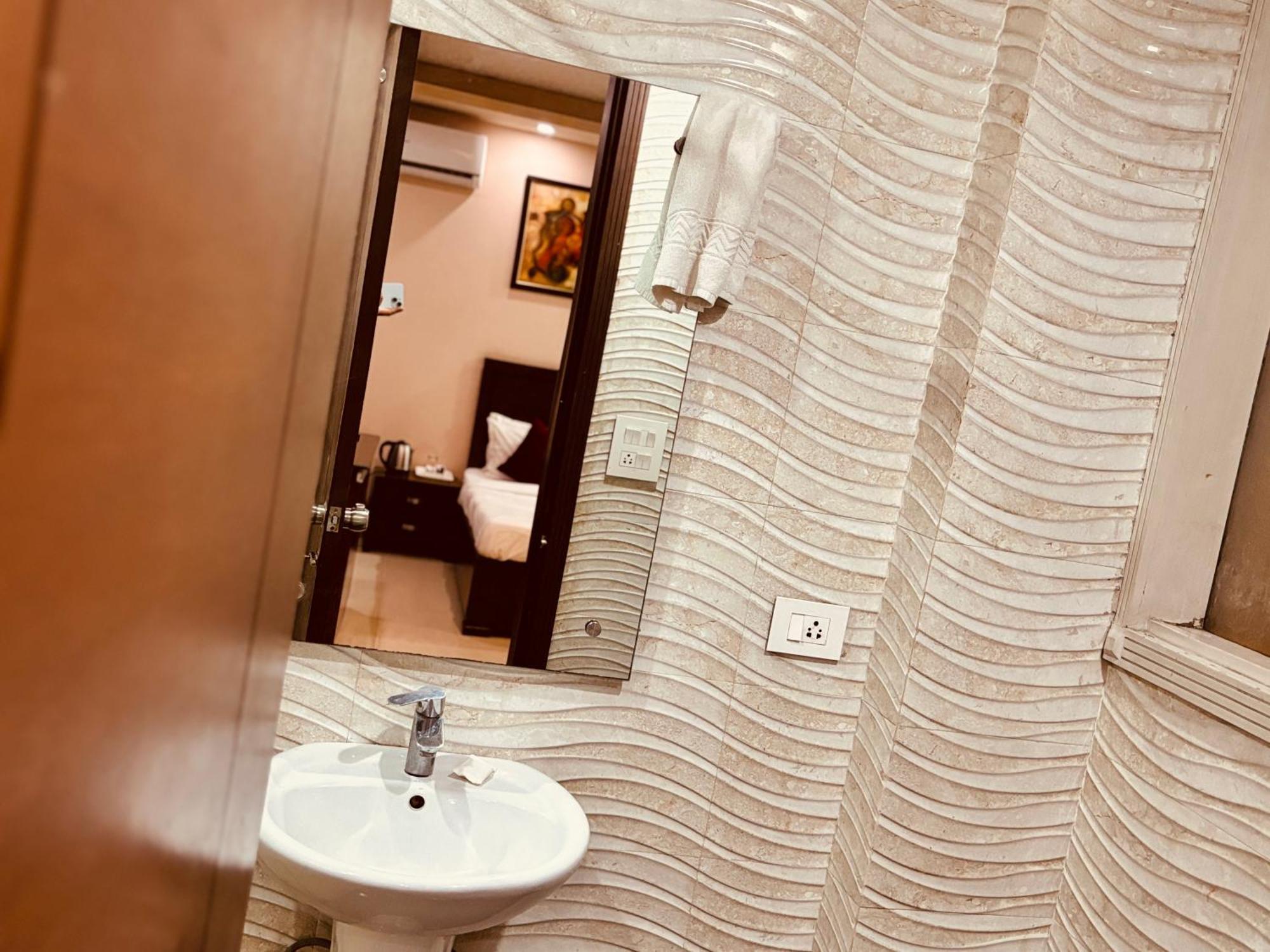 Hotel Hc Grand นิวเดลี ภายนอก รูปภาพ